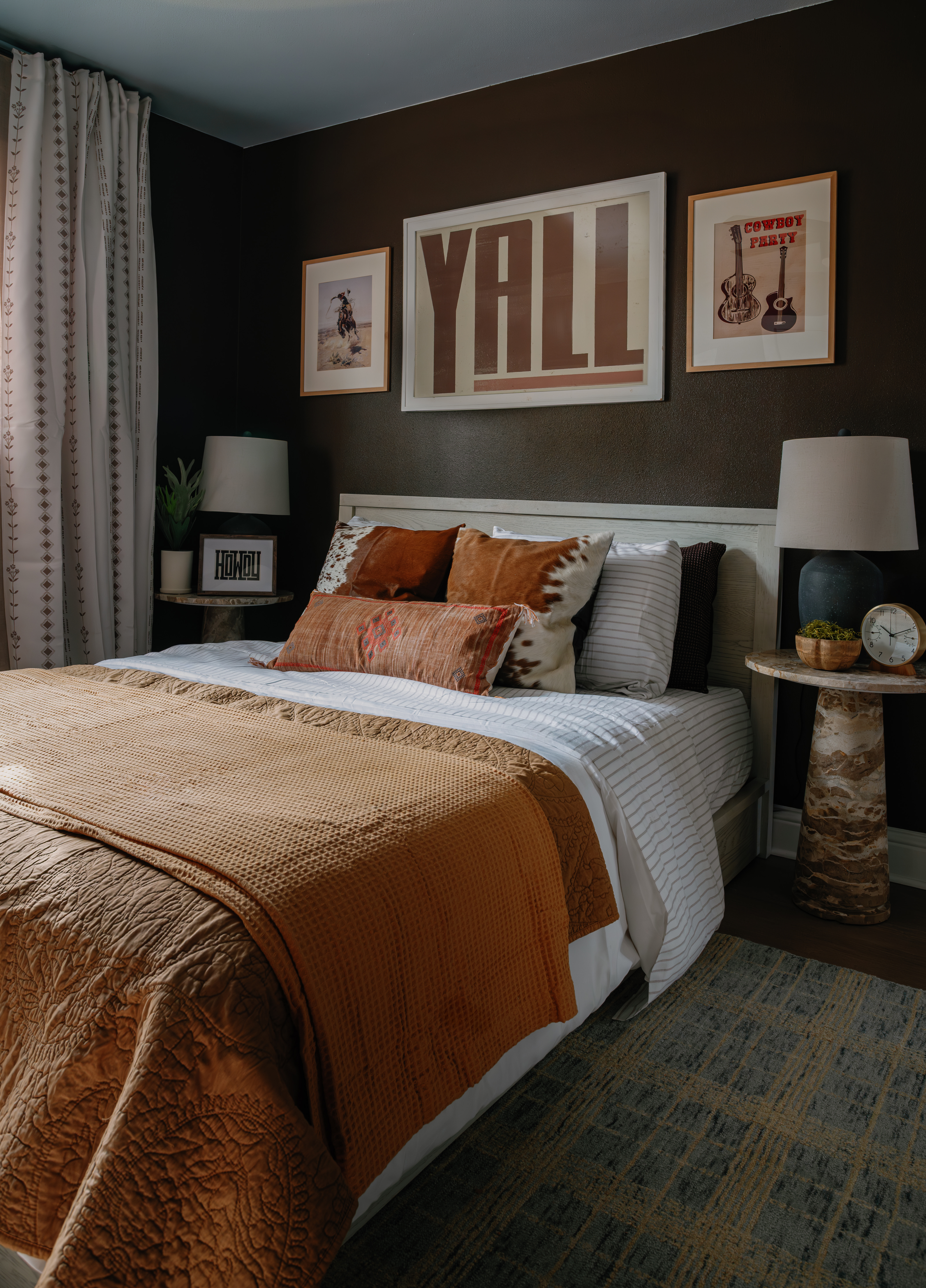 The Y'all bunk-and-western guest room
